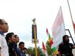 jurnalis-di-aceh-pasang-bendera-setengah-tiang-tribun_20160817_222155.jpg