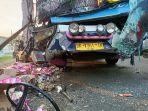 kecelakaan-bus-pmh-dan-truk-di-jalinsum-asahan-tribun.jpg