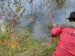 manggala-agni-padamkan-api-di-hutan-merek.jpg