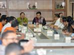 memimpin-Rapat-Persiapan-Event-Trail-of.jpg