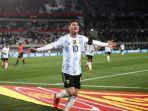 messi-selebrasi-hattrick.jpg