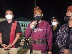 pagelaran-budaya-yang-diselenggarakan-di-Pantai-Bebas-Parapat.jpg