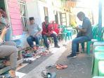 pelayat-di-rumah-duka-korban-reruntuhan-atap-gudang-ice-cream-aice.jpg