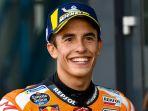 pembalap-repsol-honda-marc-marquez-tertawa-menjelang.jpg