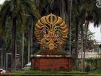 reaksi-universitas-indonesia-ui-soal-viral-postingan-fresh-graduate-tolak-gaji-rp-8-juta.jpg
