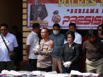 sejumlah-tersangka-tindak-pidana-narkotika-beserta-barang-bukti.jpg