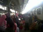 suasana-kepadatan-penumpang-ka.jpg