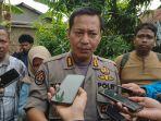 tatan-dirsan-atmaja-saat-memberikan-keterangan-soal-aksi-bom-bunuh-diri.jpg