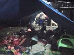 tidur-di-luar-rumah-saat-gempa-bumi.jpg