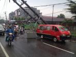 ting_listrik_tumbang_20160326_161357.jpg
