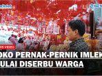 toko-penjual-pernak-pernik-imlek-didatangi-warga.jpg
