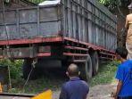 truk-tabrak-rumah-warga-di-Tebingtinggi.jpg