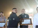 wali-kota-Makassar-polisi-penghargaan.jpg