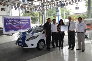 Raisa Sonia Manjadi Costumer Ford Ke-2500