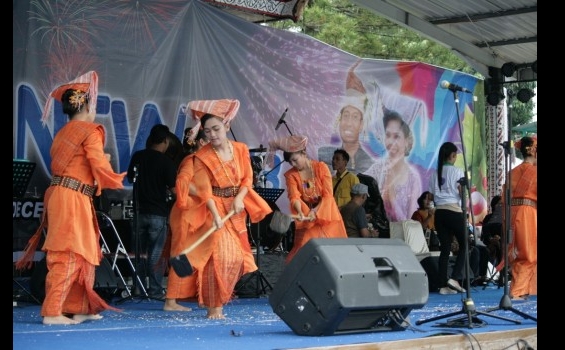 Tahun Depan Pemkab Samosir Panitia Pelaksana - Tor-tor_gotong_royong1.jpg