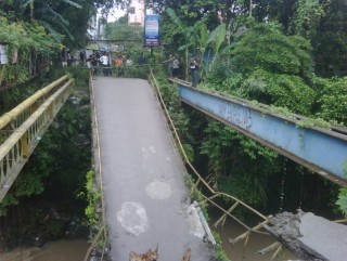 Jembatan Titi Kuning Amblas - jembatan_titi_kuning.jpg