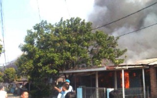 Fokker 27 Jatuh Timpa Delapan Rumah - Fokker_27_jatuh.jpg