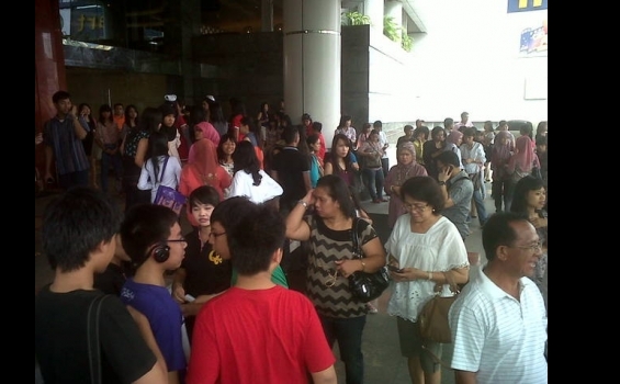 Foto Suasana Pasca Gempa di Sun Plaza - 123456.jpg