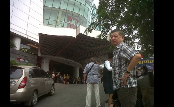 Foto Suasana Pasca Gempa di Sun Plaza - rizal_3.jpg