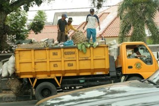 Retribusi Sampah Untuk Sekolah - 28sampah.jpg