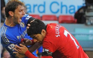 Suarez dan Ivanovic Sempat Ribut di Lorong Stadion - branislav-ivanovic-dan-luis-suarez.jpg