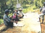 pembuatan-jalan-didesa_20161219_202437.jpg
