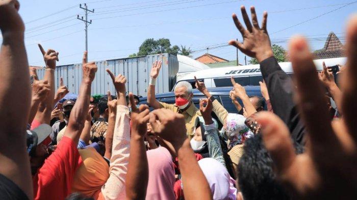 Jokowi Sampaikan Pesan Khusus Kepada Ganjar, Duduk Semobil saat Kunjungan Kerja di Brebes