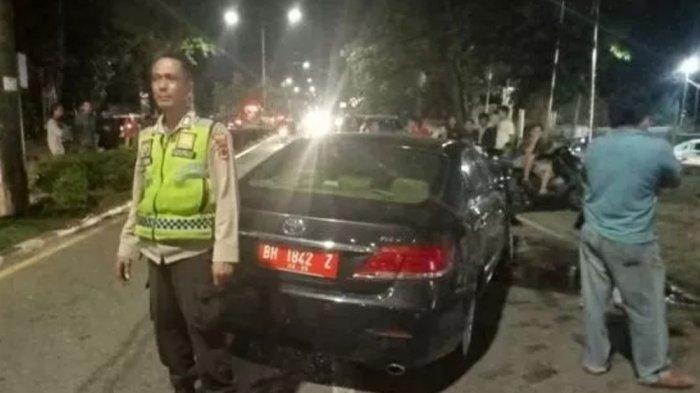 Kronologi Mobil Dinas Pelat Merah BH Kecelakaan, Disopiri Siswa SMA, Penumpang Wanita Telanjang