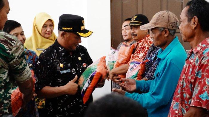Sawah Terendam Banjir, 2.694 Petani Pati Terima Bantuan Benih Padi