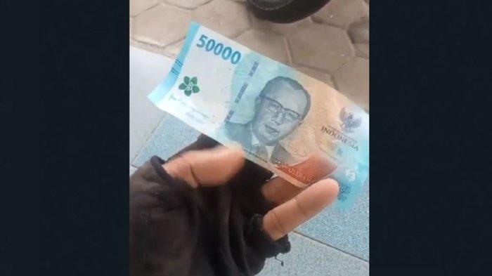 SPBU Pertamina Tolak Uang Baru Tahun Emisi 2022, Bilang Tidak Berlaku, Pria Ini Viralkan ke Tiktok