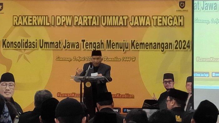 Amien Rais Sebut Ganjar Pranowo Sedang Alami Kehancuran, Buntut Batalnya Piala Dunia U-20