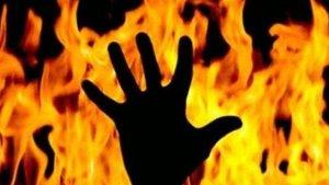 Ilustrasi-bakar-diri-bakar-santri-dibakar.jpg