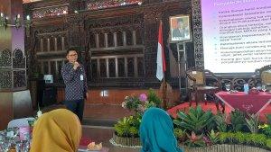 Sekda-Kudus-Revlisianto-Subekti-saat-menjelaskan-kondisi-stunting.jpg