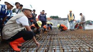 ganjar-cek-jembatan-juwana-pati.jpg