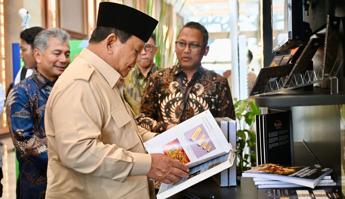 BANK-EMAS-PERTAMA-Presiden-Prabowo-Subianto-resmikan-Layanan-Bank-Emas-Pegadaian.jpg