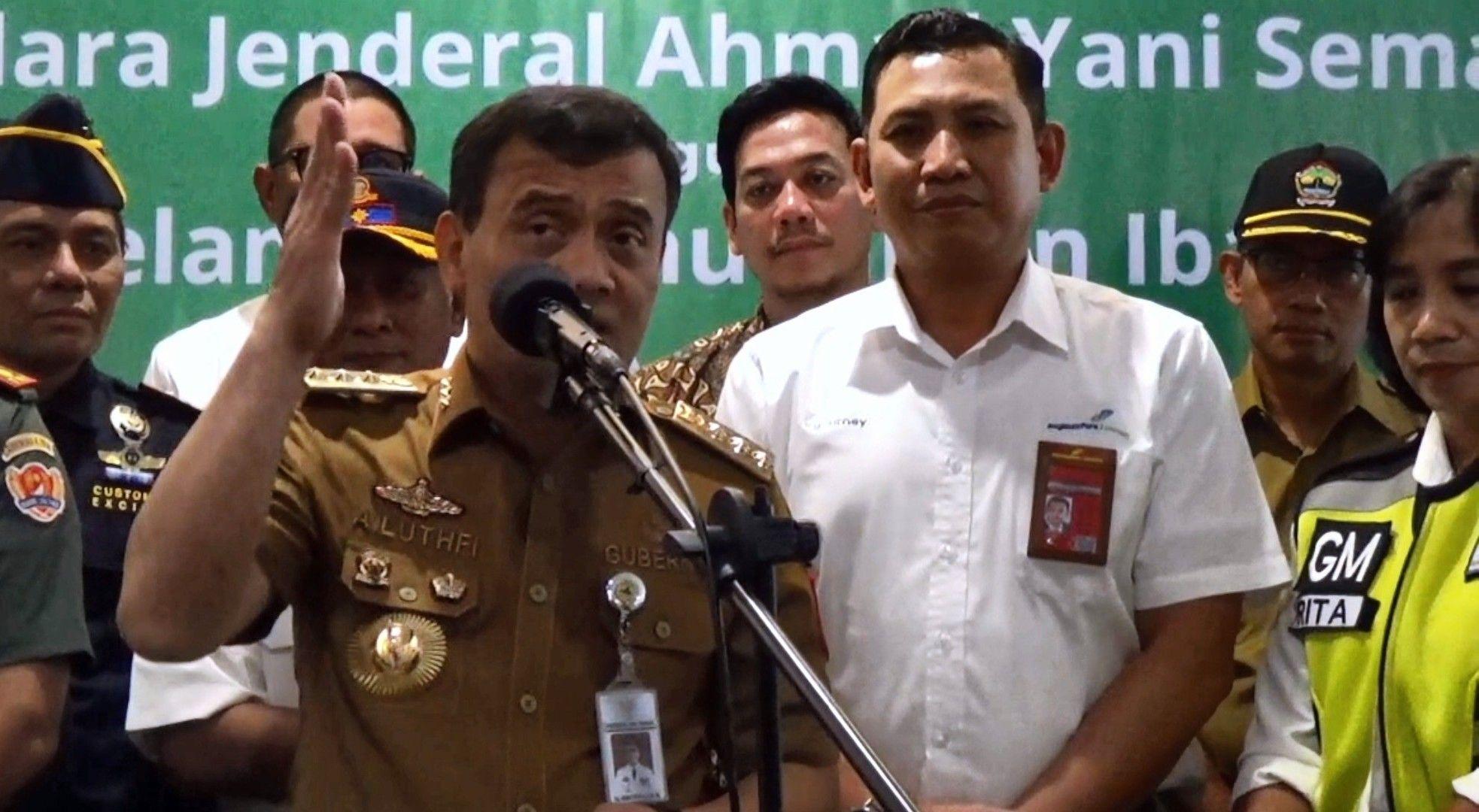 BERI-KETERANGAN-PERS-Gubernur-Jateng-Ahmad-Luthfi-memberikan.jpg