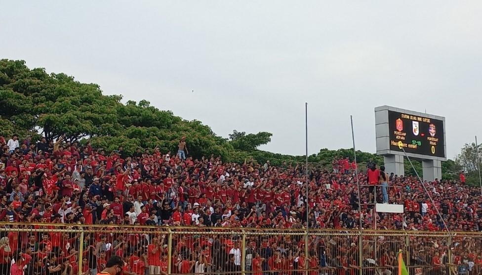 Banaspati-saat-memberikan-dukungan-kepada-Persijap-Jepara.jpg