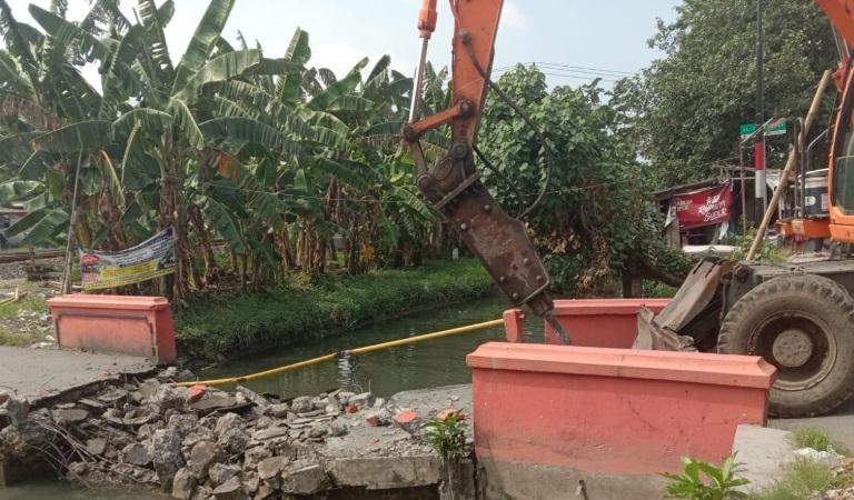 Jembatan Sukarela Tlogosari Semarang Dibongkar, Akan Dibikin Tinggi DPU untuk Hindari Banjir