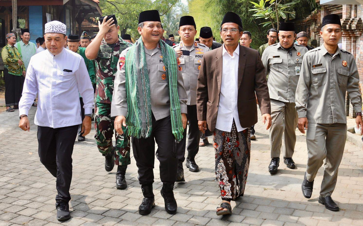 Kapolda-Jateng-Irjen-Pol-Ahmad-Lutfhi-halal-bihalal-NU-dan-MU-di-Bandengan-Jepara.jpg