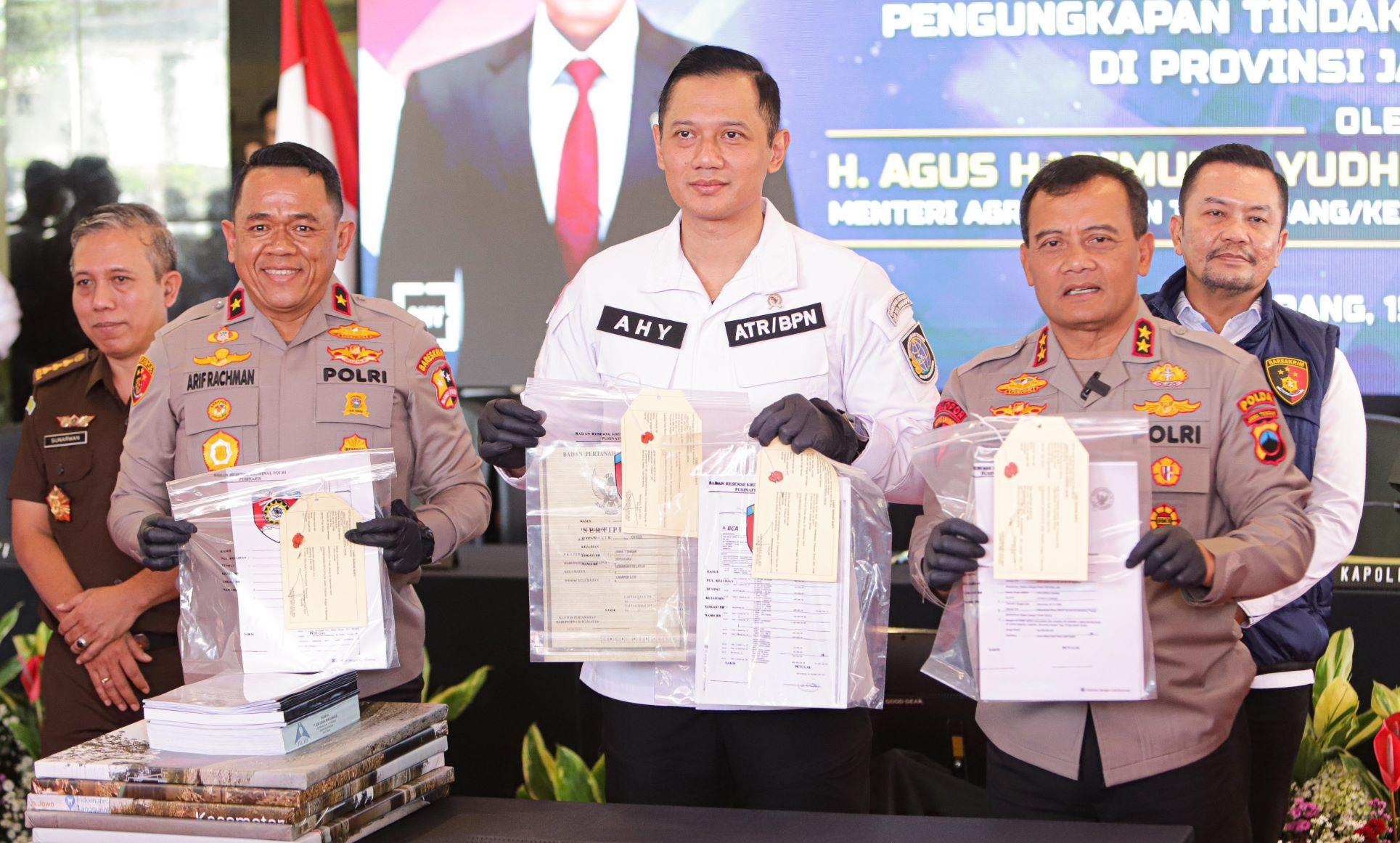 Kapolda-Jateng-Irjen-Pol-Ahmad-Luthfi-kanan-bersama-Menteri-ATRBPN-Agus-Harimurti-Yudhoyono.jpg