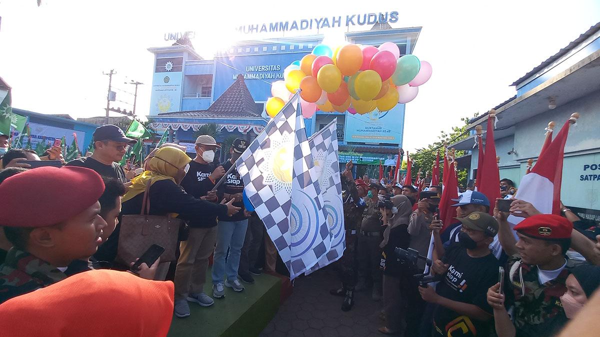 Sukses, Jalan Sehat di Kudus Gebyar Muktamar Muhammadiyah Aisyiyah Diikuti Ribuan Warga