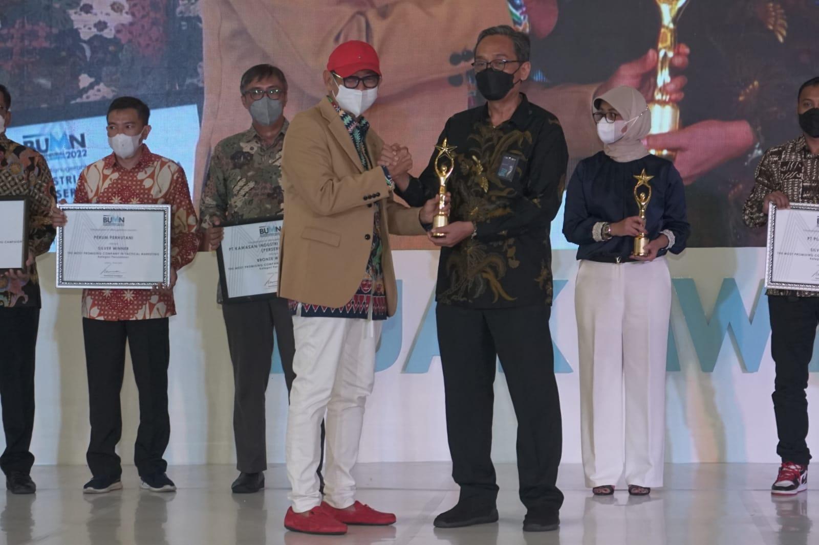 PLN-dinobatkan-sebagai-Gold-Winner-The-Most-Promising-Company-In-Tactical-Marketing_c1.jpg