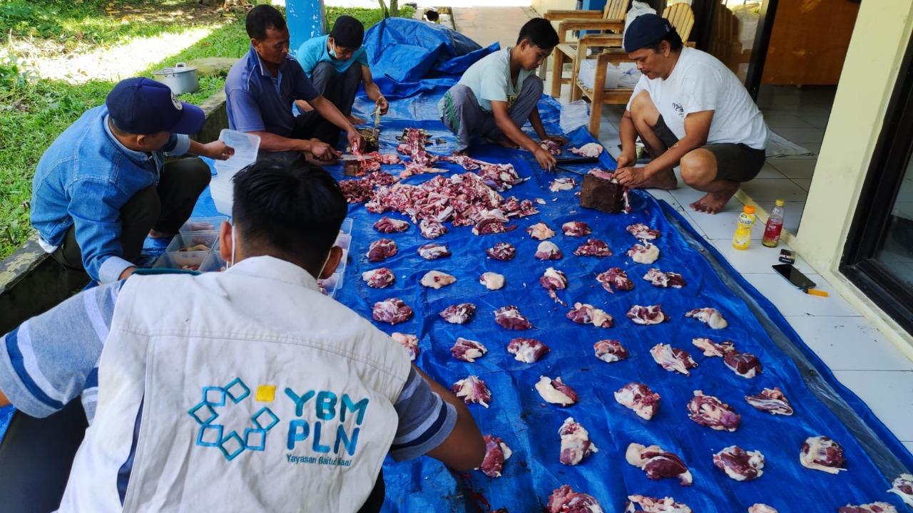 Program-Tebar-Berkah-Daging-2022-dengan-mengusung-tema-Manfaatnya-Sampai-ke-Pelosok-Negeri_c1.jpg