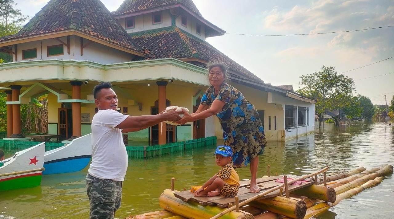 Korban Terdampak Banjir di Pati Selatan Terima Bantuan Langsung dari Witjaksono Foundation