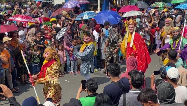 Kirab Budaya Tahun Baru Imlek 2023 di Alun-alun Pati Semarak, Kirab Budaya Jadi Magnet