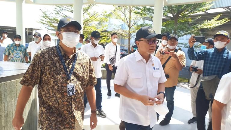 Zulkifli Hasan Laporkan Harga Minyak Goreng Sudah Stabil Rp 14 Ribu Per Kilogram