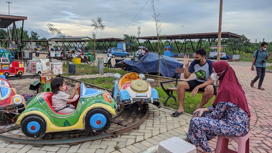 Warga Sebut Alun-alun Baru Kembangjoyo Pati Bagus, tapi Paving Sudah Bergelombang dan Becek