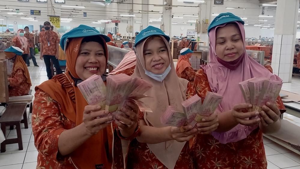 Alhamdulillah, BLT DBHCHT Buruh Rokok di Kudus Tahap Kedua Cair, Tiap Orang Terima Rp600.000