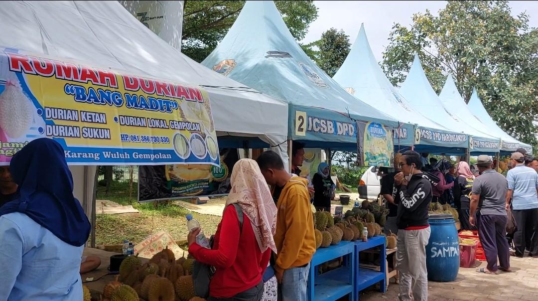 Animo Masyarakat Tinggi, Festival Durian Lokal di Bendung Gondang Karanganyar Diperpanjang
