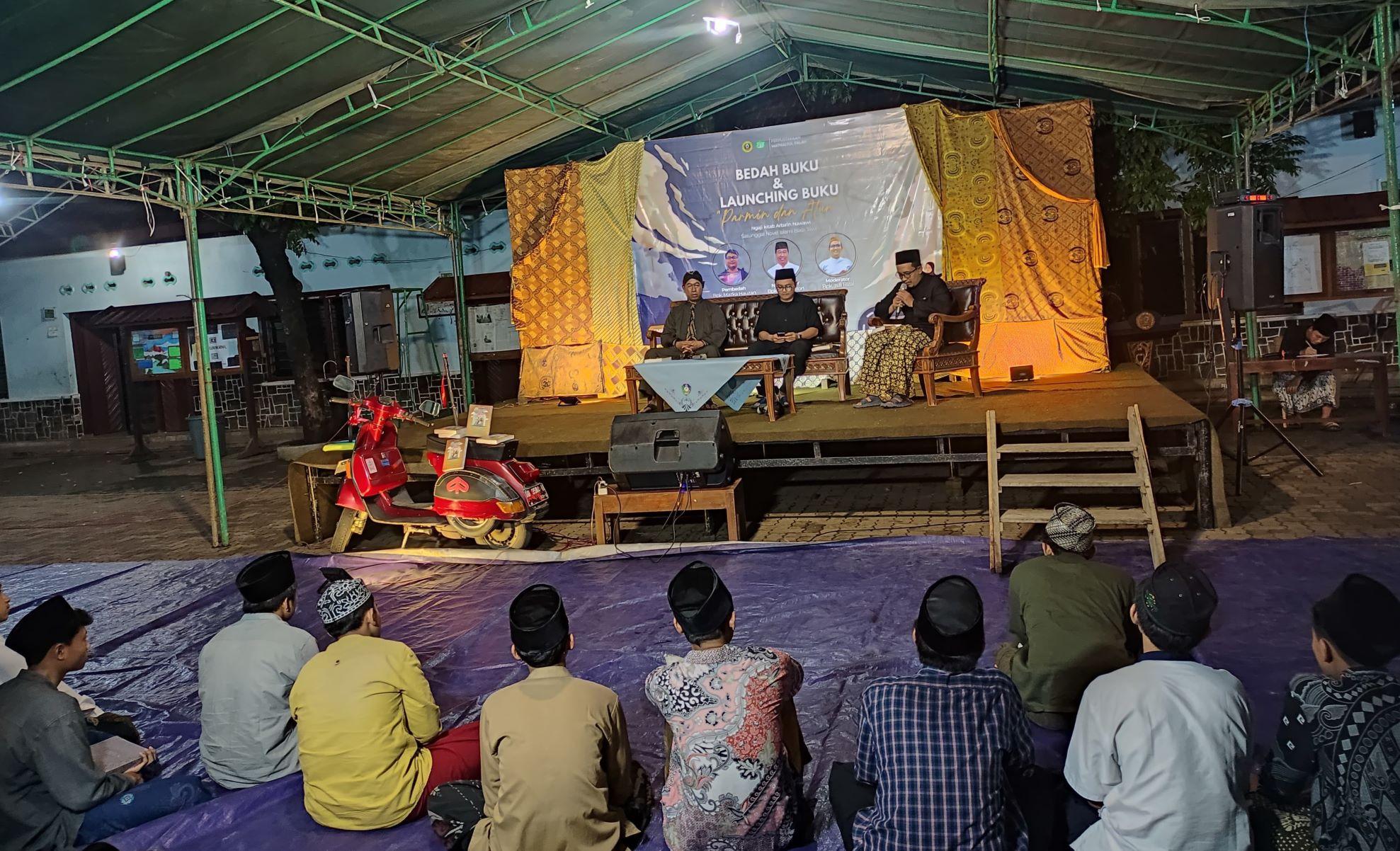 novel-berbahasa-Jawa-Parmin-Atun-di-Perguruan-Islam-Mathaliul-Falah.jpg